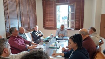 synantisi_mitzikos_alieis