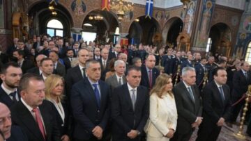 larisa_iereas_politikoi