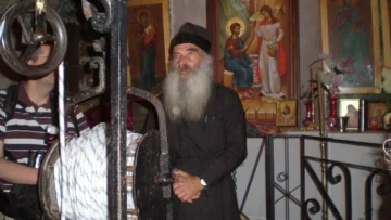 gerontas_ioustinos_mamalos